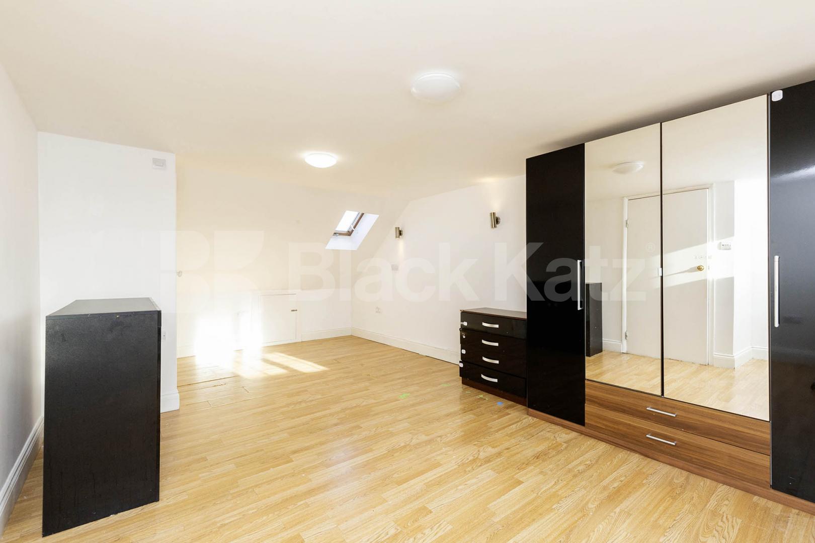 Whole House Beechmont, Avenue